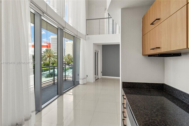 Building Photo - 350 S Miami Ave