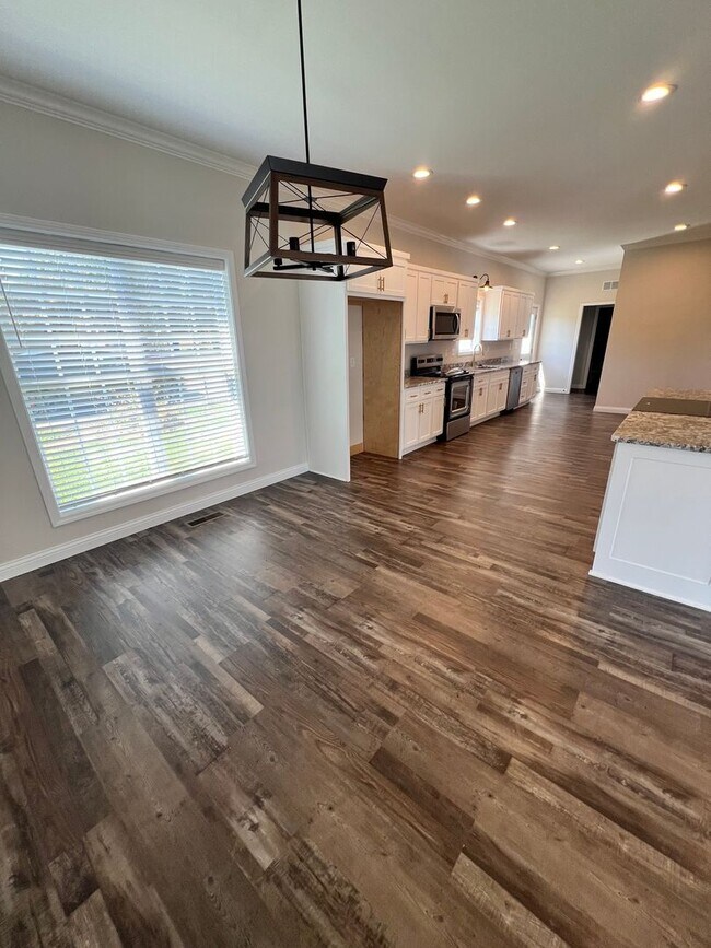 Building Photo - Spectacular newly remodeled home, next to ...