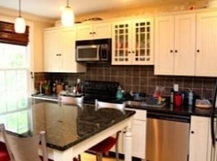 Building Photo - Conveniently Located South Boston Condo Pr...