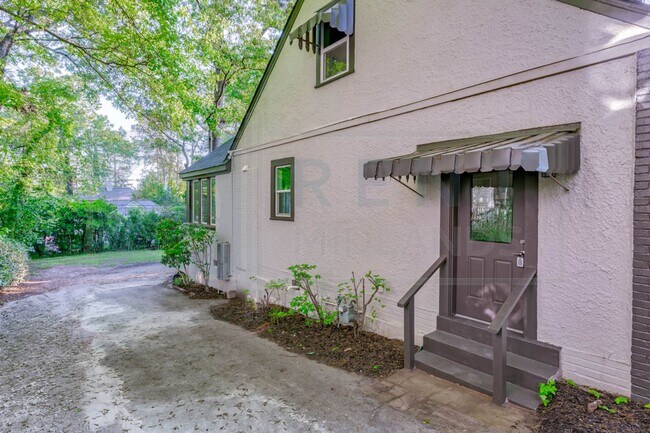 Building Photo - 2903 Trenholm Rd