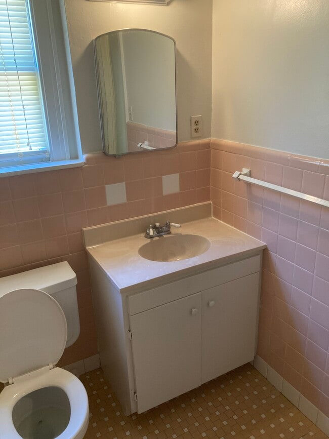 Building Photo - 2746 Mimosa Ave