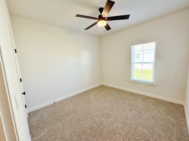 Building Photo - 3017 Dowington Dr