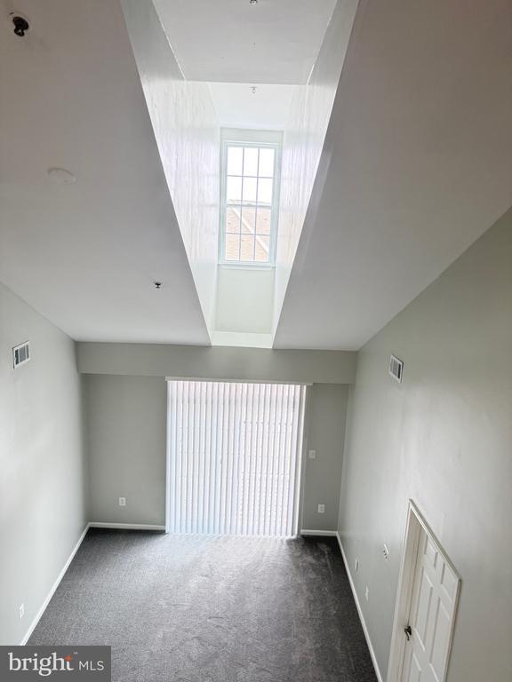 Building Photo - 21228 McFadden Square