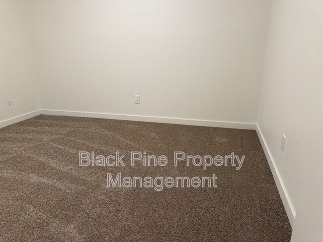 Building Photo - 1939 S Owyhee St