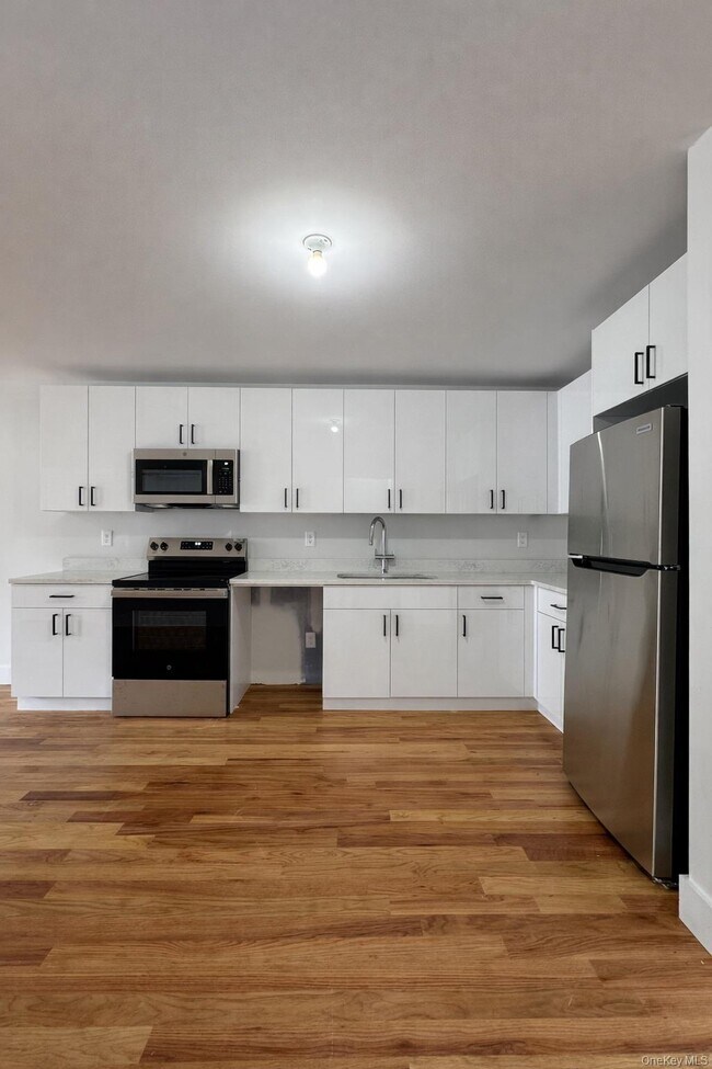 Building Photo - 1140 NY-52