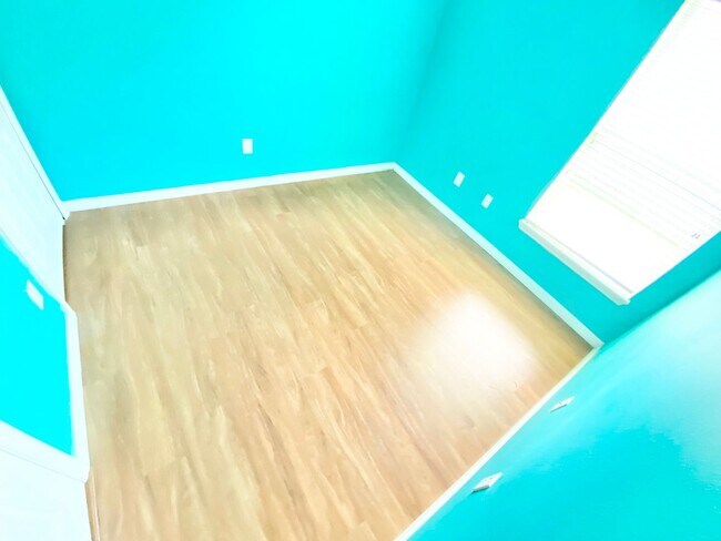 Building Photo - Stunning Lake View Home in Waterside Estate!