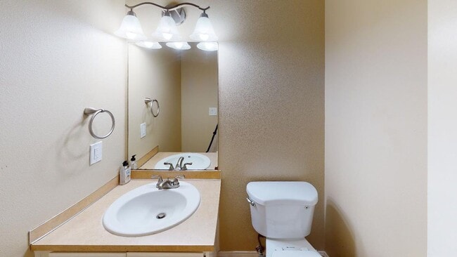 Building Photo - Tigard, Morning Hill - Summer Lake Neighborhood, Pet Friendly