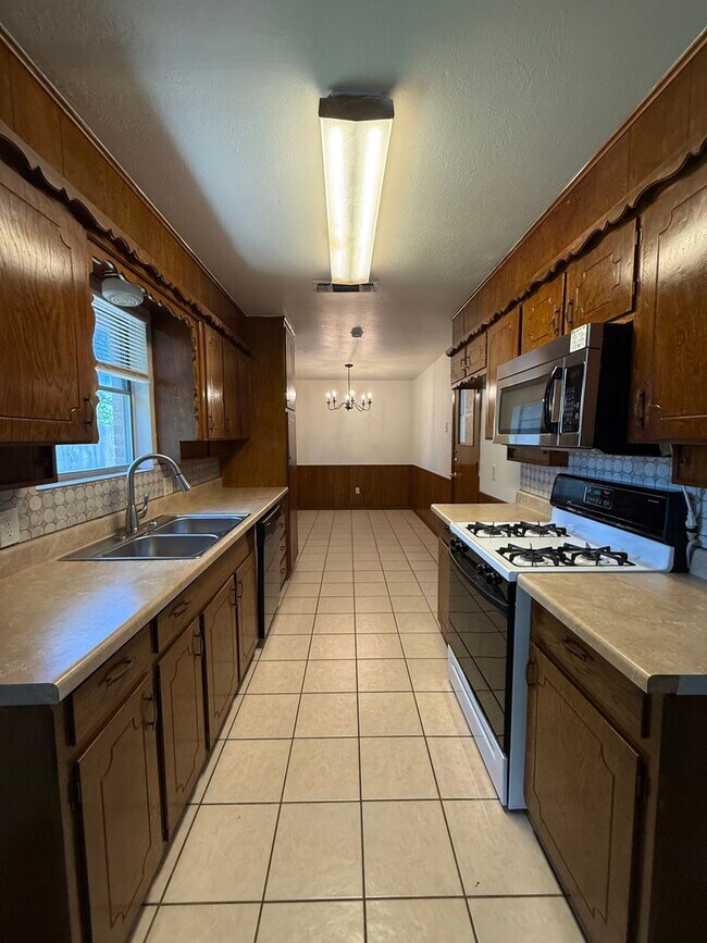 Building Photo - Adorable 3 bedroom, 2 bath home in Aledo