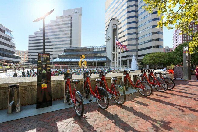 Building Photo - Great 2BR 2BA in Kenwood Forest Community in Downtown Bethesda