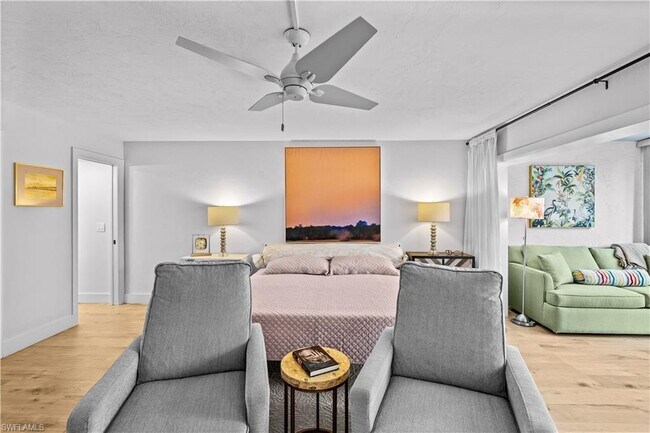 Building Photo - 377 Vanderbilt Beach Rd
