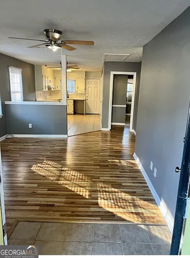 Building Photo - 1152 Pinedale Cir NW