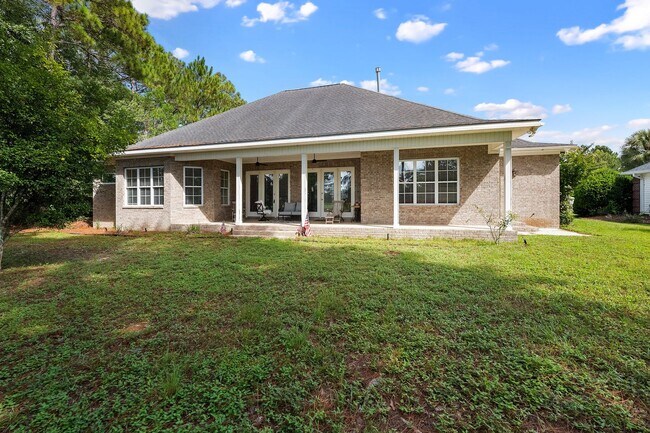 Building Photo - 632 Magnolia Cir