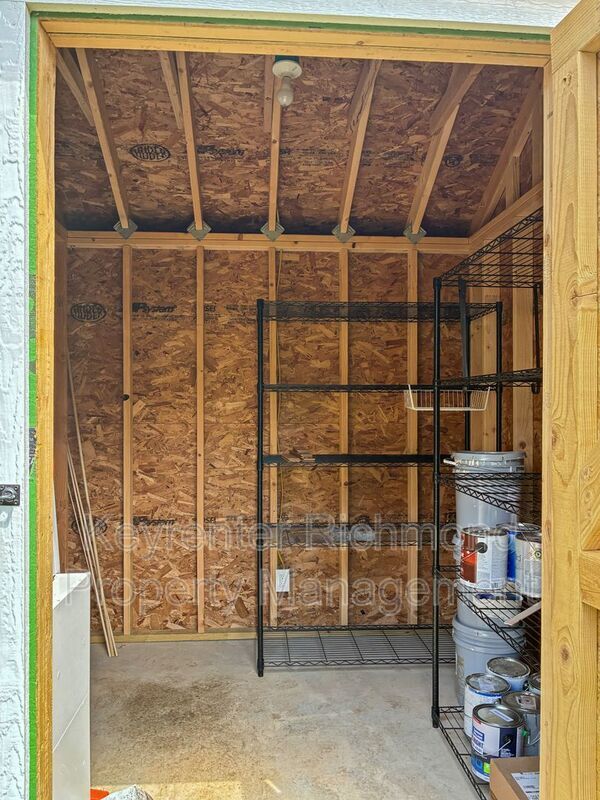 Building Photo - 615 S Laurel St