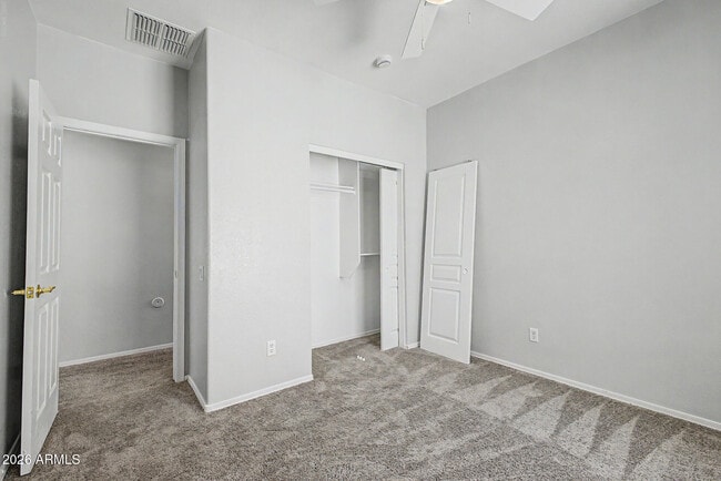 Building Photo - 9442 W Palm Ln