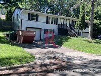 Building Photo - 13702 Country Ln
