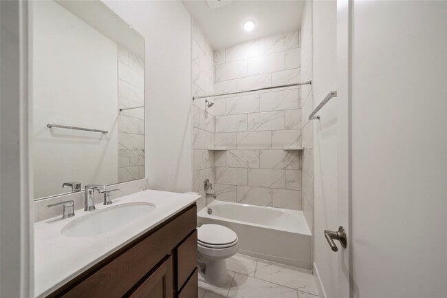 Building Photo - 6 Clearview Terrace Pl