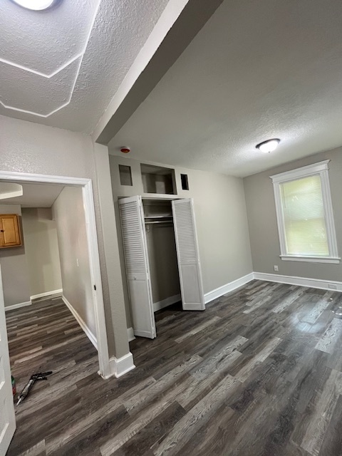 Building Photo - 103 Lounsbury St