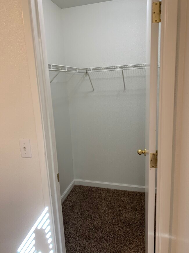 Building Photo - 1118 Solstice Ave