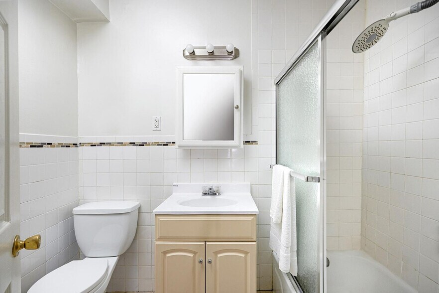 Building Photo - 75 9th Ave