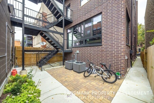 Building Photo - 2658 N Bosworth Ave