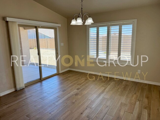 Building Photo - Enjoy those Arizona Sunset in this Three Bedroom Two Bath Home full of upgrades !!