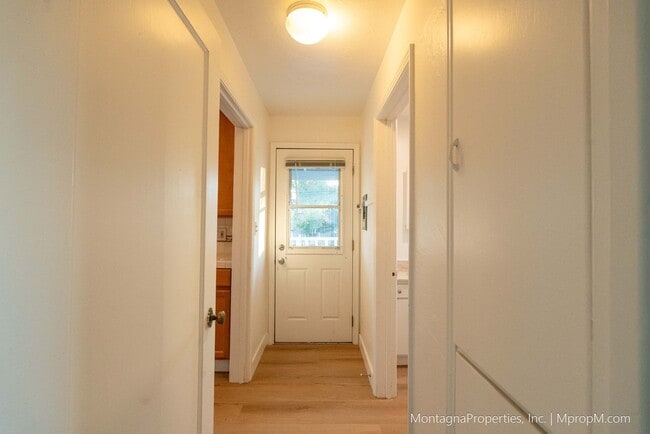 Building Photo - Amazing Downtown Campbell Location - Private Backyard!