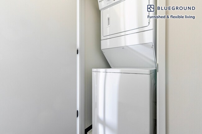 Building Photo - 1454 W Randolph St