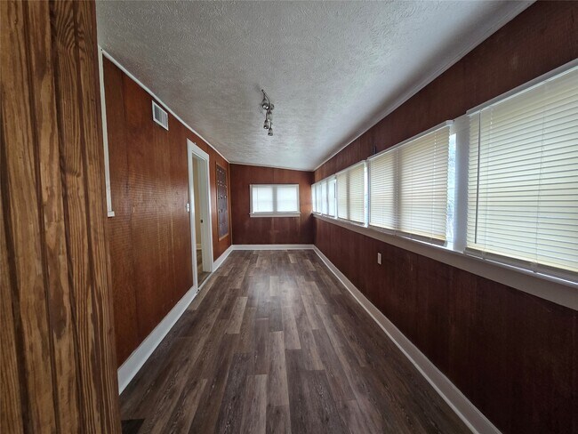 Building Photo - 5712 Maco St