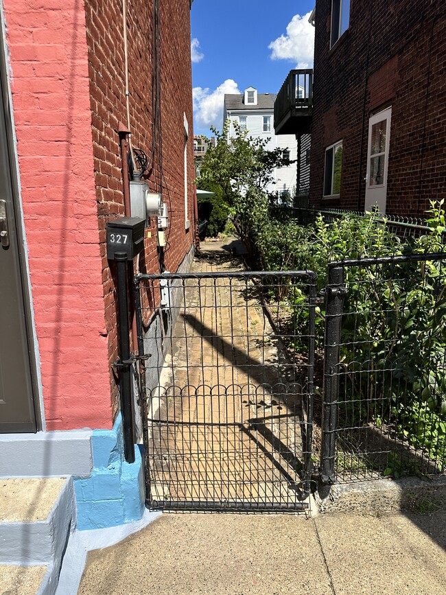 Building Photo - 327 44th St