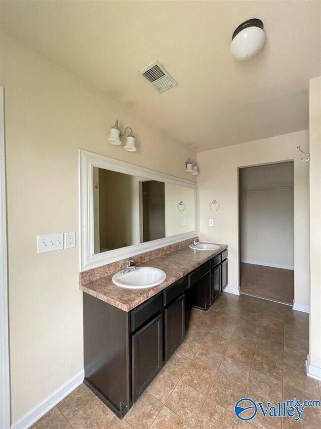 Building Photo - 144 Belle Haven Dr