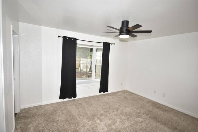 Building Photo - 1208 Glenbrook Ave