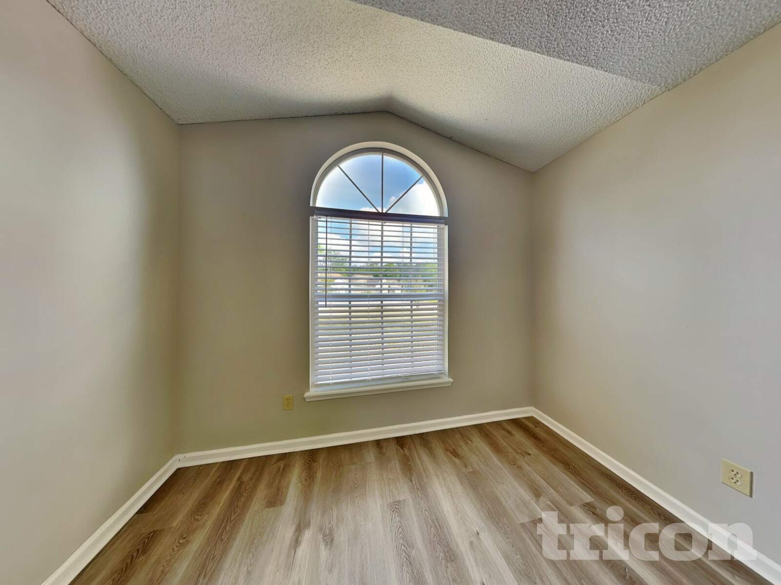 Building Photo - 8158 Pilgrims Trace Dr