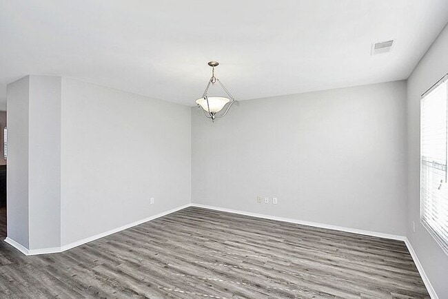 Building Photo - Large 4BD/2.5BA Home in Cabarrus Crossing!