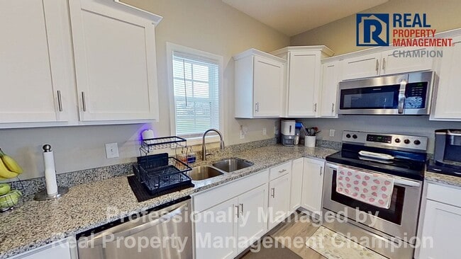 Building Photo - Like New Home with Open Layout and Spacious Rooms