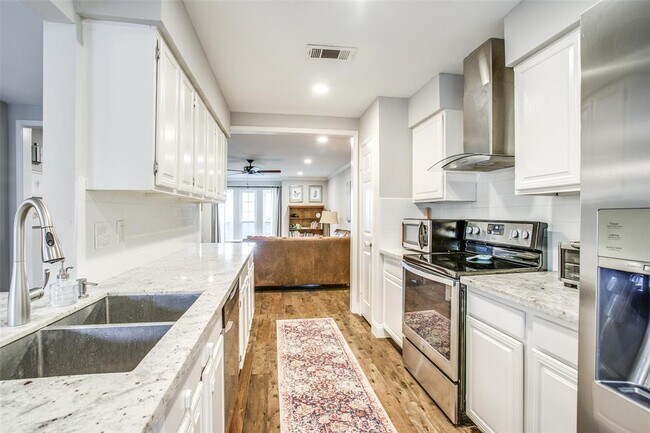 Building Photo - 14348 Misty Meadow Ln