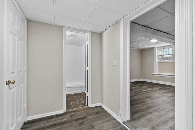 Building Photo - "Charming Historic 2-Bed Oasis in Durham –...