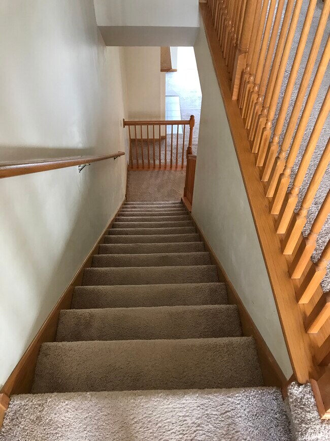 Building Photo - 676 Cobblestone Way