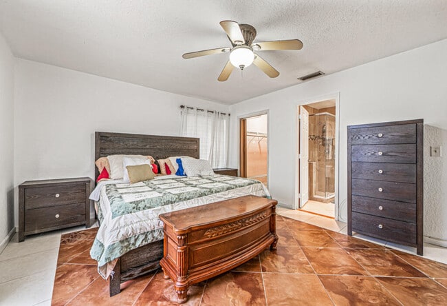 Building Photo - 1242 Wyndcliff Dr