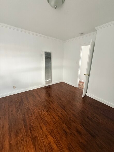 Building Photo - 333 E Providencia Ave
