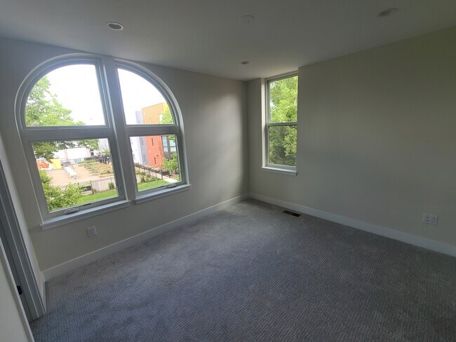 Master Bedroom - 1095 25th St