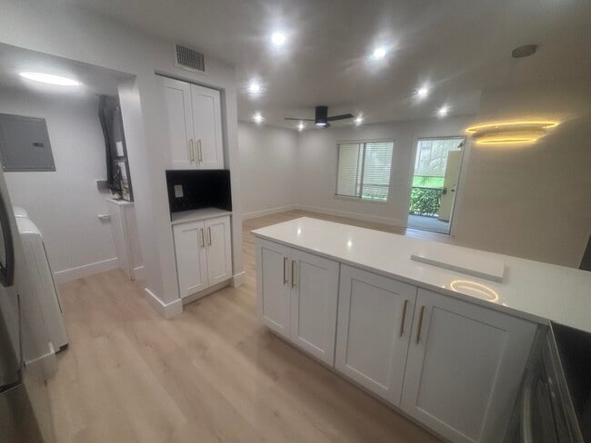 Building Photo - 4941 Sable Pine Cir