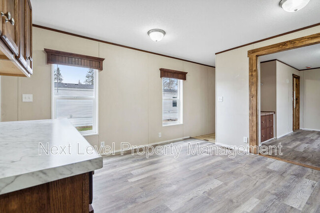 Building Photo - 111 S Cedar Dr