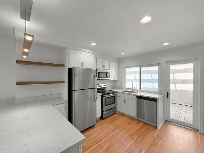 Building Photo - 8320 Via Sonoma