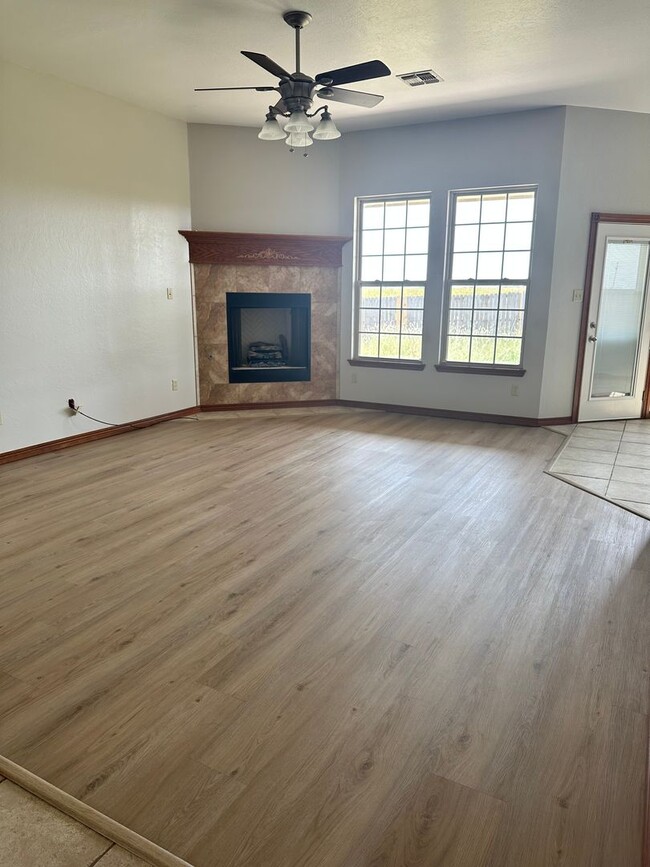 Building Photo - Great Home located in Dove Creek!$250.00 off 1st full month's rent!!!