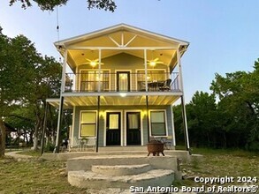 Building Photo - 673 Overland Trail