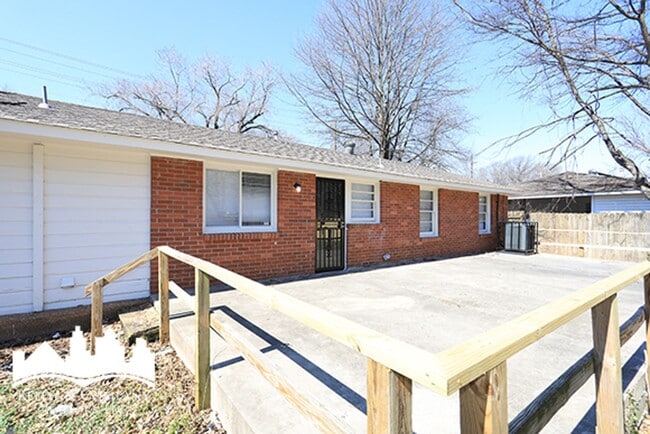 Building Photo - Welcome to 4396 Millbranch!