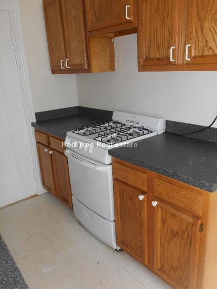 Building Photo - 235 Park Dr