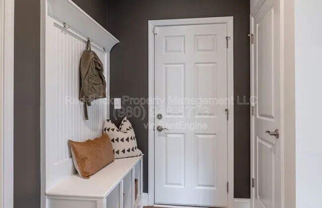 Building Photo - 19016 Yellow Birch Dr