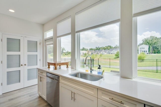 Building Photo - 5631 Fletcher Oaks Dr