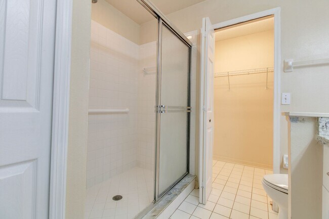 Building Photo - 10538 Sun Villa Blvd - Available December ...